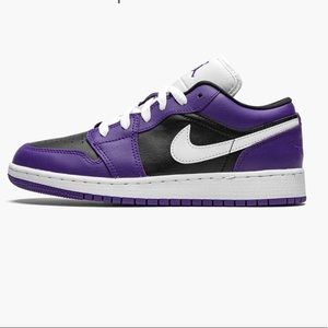 Air Jordan 1 Low (GS) 
“Black / Court Purple”